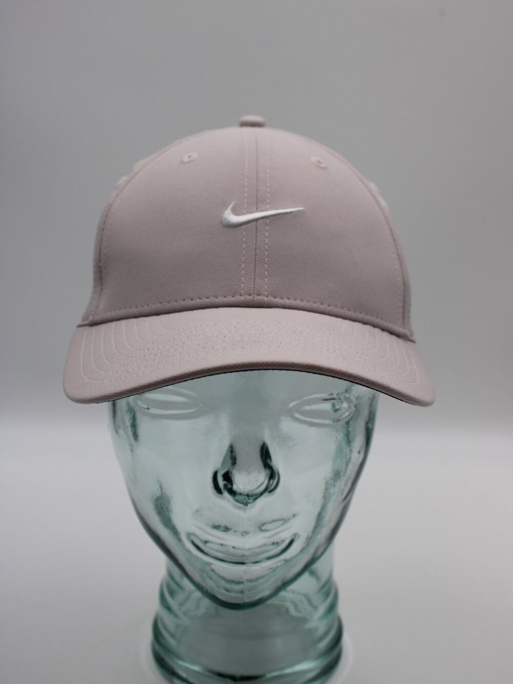 Nike Dri Fit Club Cap Golf Hat Size S/M Lilac Gray Snapback Hat Embroidered Logo